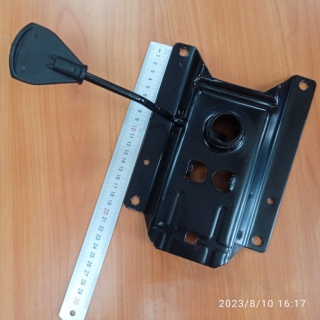 Пиастра с ушами для PVM 40 мм (141*178)